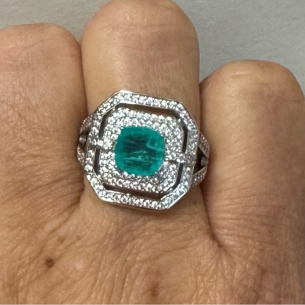 Dazzling Silver and Teal Gemstone Ring